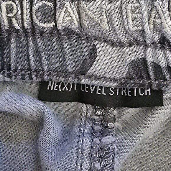 AE Women's Gray Camo Stretch Joggers Size 8 - Picture 8 of 10